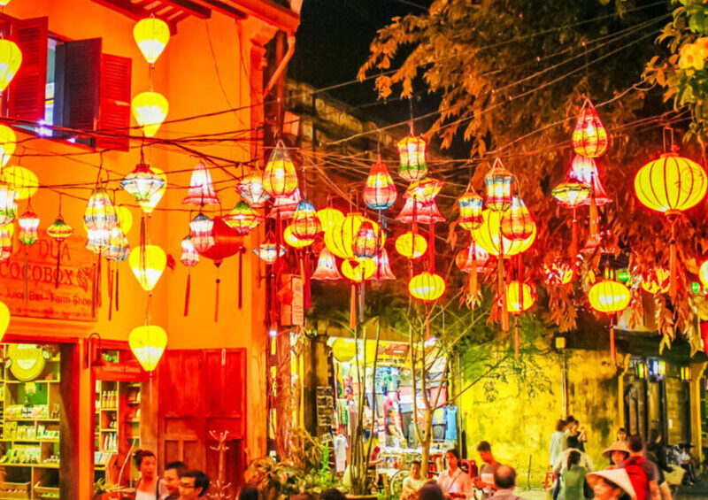 lanternes de nuit à Hoian au Vietnam