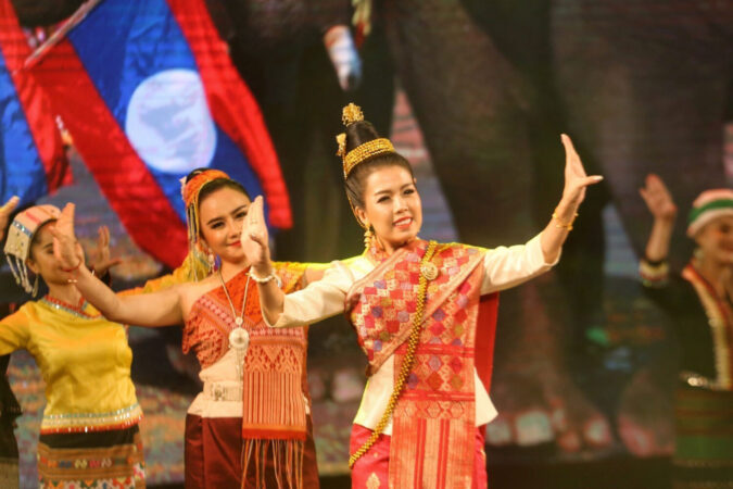 défilé lors d'un spectable au laos