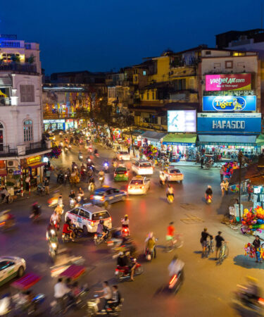 circulation difficile à hanoi la nuit