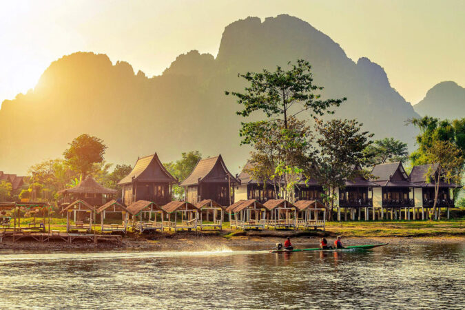 gite en face de la rivière au laos