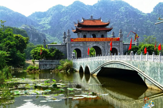 ancienne citadelle de hoa lu