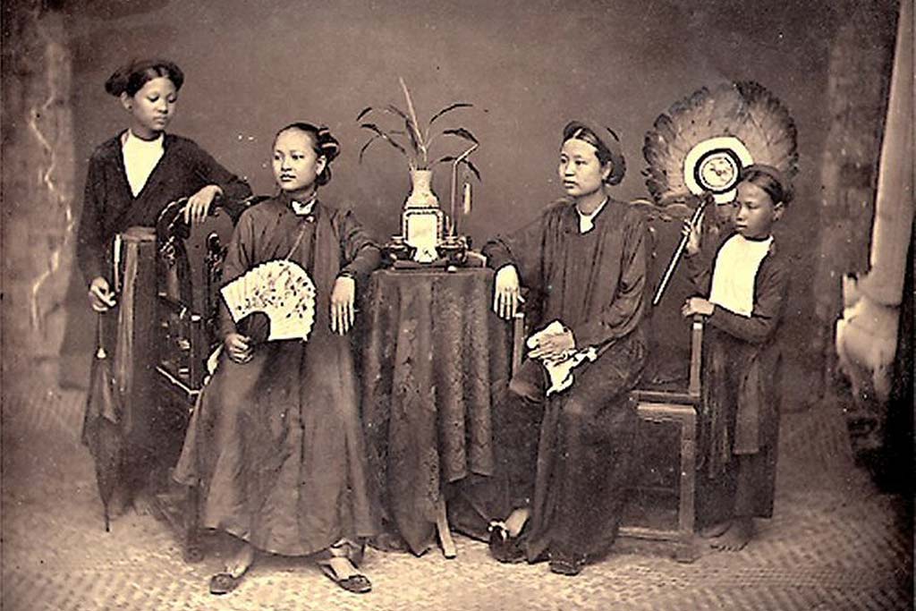 ao-ngu-than-tenue-traditionnelle-vietnamienne